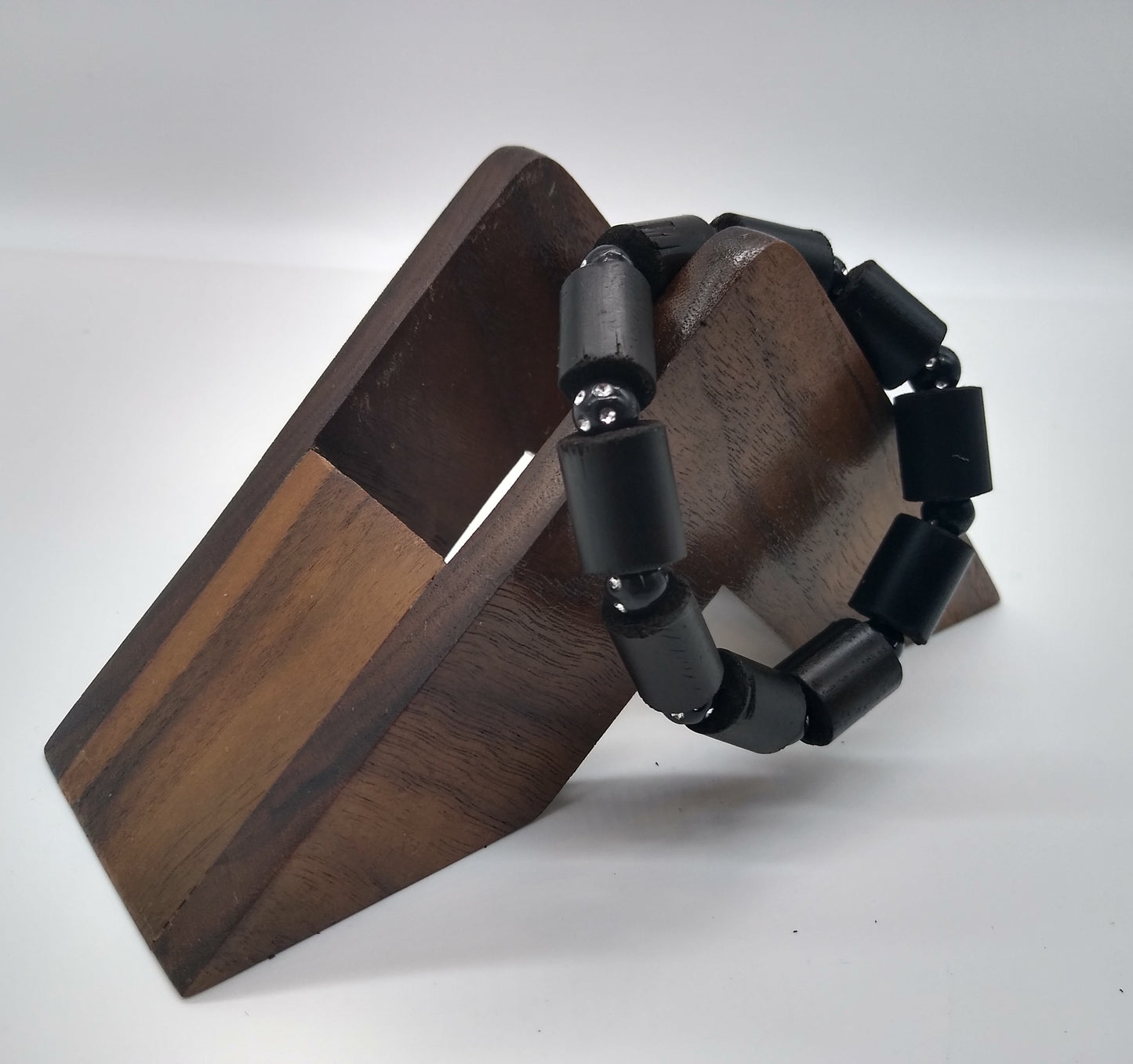 black beaded evelyn bracelet